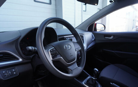 Hyundai Solaris II рестайлинг, 2018 год, 1 340 000 рублей, 11 фотография