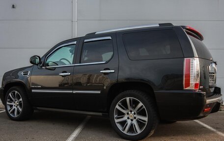 Cadillac Escalade III, 2011 год, 1 699 000 рублей, 3 фотография