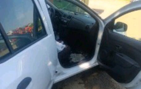 Renault Logan II, 2015 год, 745 000 рублей, 6 фотография