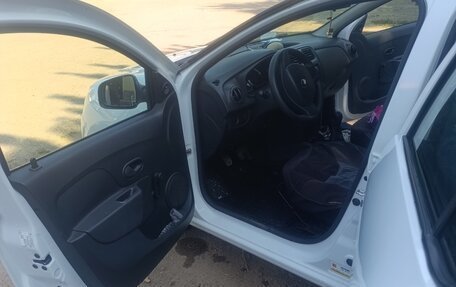 Renault Logan II, 2015 год, 745 000 рублей, 9 фотография