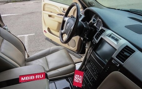 Cadillac Escalade III, 2011 год, 1 699 000 рублей, 10 фотография