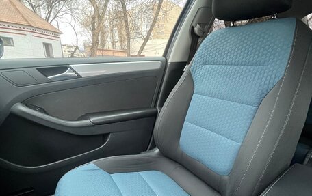 Volkswagen Jetta VI, 2013 год, 1 250 000 рублей, 25 фотография