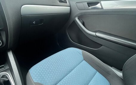 Volkswagen Jetta VI, 2013 год, 1 250 000 рублей, 26 фотография