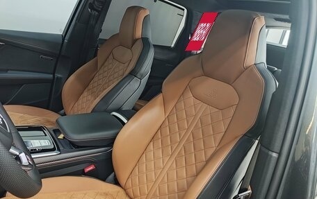 Audi SQ7, 2024 год, 17 900 000 рублей, 16 фотография