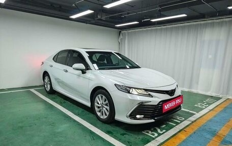 Toyota Camry, 2021 год, 3 926 700 рублей, 2 фотография