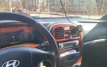 Hyundai Sonata IV рестайлинг, 2005 год, 750 000 рублей, 3 фотография