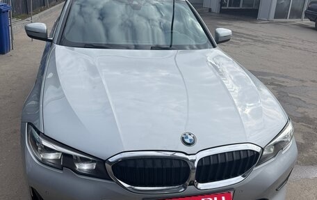 BMW 3 серия, 2019 год, 3 600 000 рублей, 2 фотография