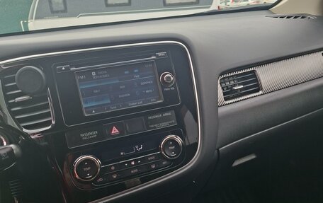 Mitsubishi Outlander III рестайлинг 3, 2014 год, 1 750 000 рублей, 9 фотография