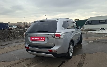 Mitsubishi Outlander III рестайлинг 3, 2014 год, 1 750 000 рублей, 4 фотография