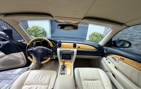 Lexus SC II рестайлинг, 2004 год, 2 850 000 рублей, 18 фотография