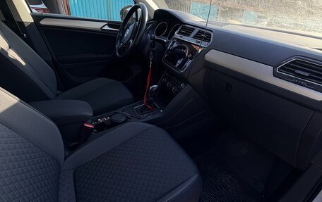 Volkswagen Tiguan II, 2019 год, 2 400 000 рублей, 9 фотография