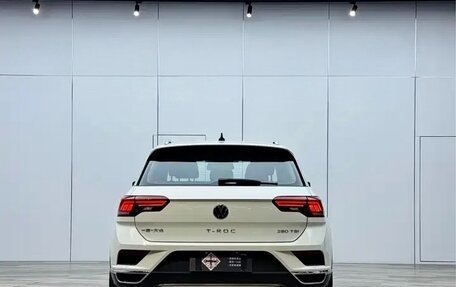 Volkswagen T-Roc I, 2022 год, 1 720 000 рублей, 4 фотография