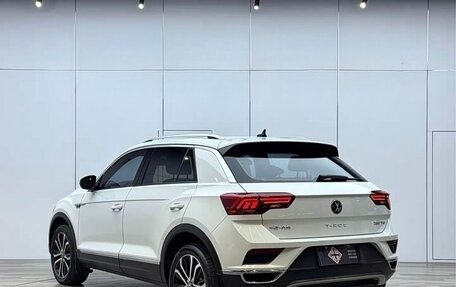 Volkswagen T-Roc I, 2022 год, 1 720 000 рублей, 5 фотография