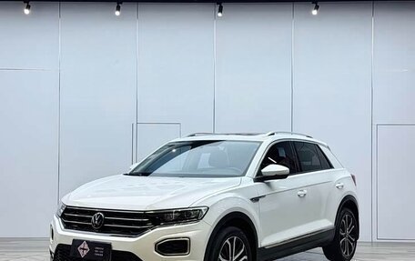 Volkswagen T-Roc I, 2022 год, 1 720 000 рублей, 3 фотография