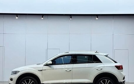 Volkswagen T-Roc I, 2022 год, 1 720 000 рублей, 6 фотография