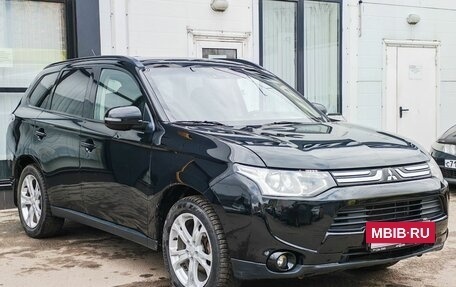 Mitsubishi Outlander III рестайлинг 3, 2012 год, 1 490 000 рублей, 3 фотография