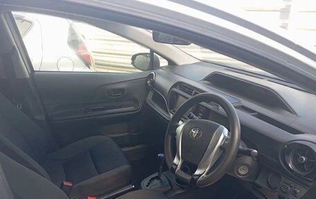 Toyota Aqua I, 2015 год, 1 093 200 рублей, 6 фотография