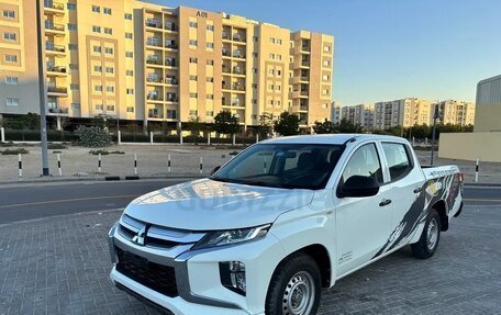 Mitsubishi L200 IV рестайлинг, 2023 год, 3 180 000 рублей, 3 фотография