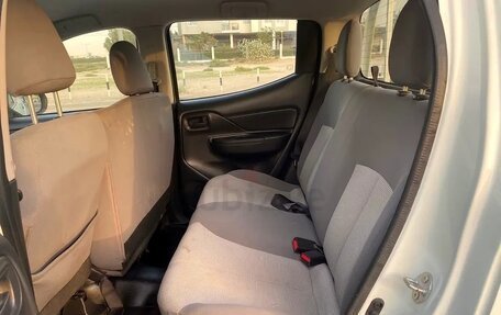 Mitsubishi L200 IV рестайлинг, 2023 год, 3 180 000 рублей, 11 фотография