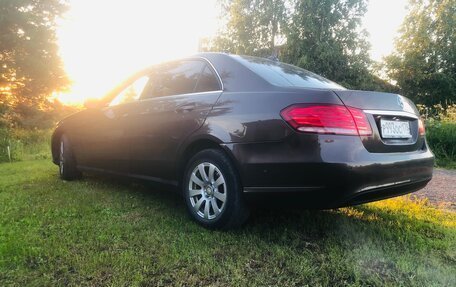 Mercedes-Benz E-Класс, 2013 год, 1 750 000 рублей, 2 фотография