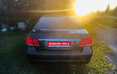 Mercedes-Benz E-Класс, 2013 год, 1 750 000 рублей, 4 фотография