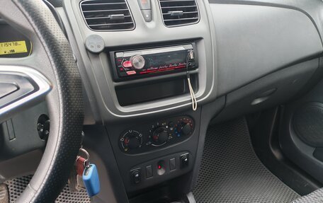 Renault Logan II, 2020 год, 890 000 рублей, 16 фотография