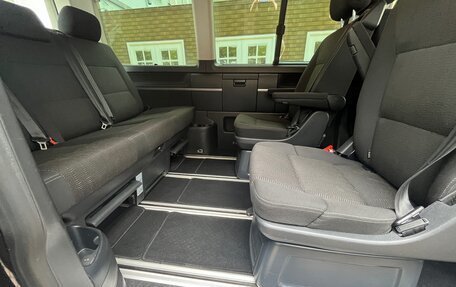 Volkswagen Multivan T6 рестайлинг, 2016 год, 2 850 000 рублей, 8 фотография