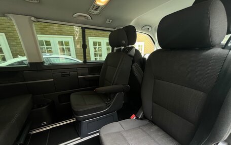 Volkswagen Multivan T6 рестайлинг, 2016 год, 2 850 000 рублей, 9 фотография