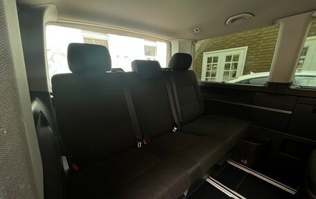 Volkswagen Multivan T6 рестайлинг, 2016 год, 2 850 000 рублей, 10 фотография