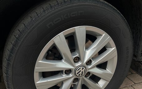 Volkswagen Multivan T6 рестайлинг, 2016 год, 2 850 000 рублей, 14 фотография