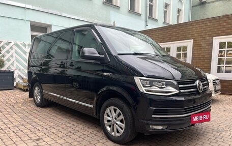 Volkswagen Multivan T6 рестайлинг, 2016 год, 2 850 000 рублей, 3 фотография