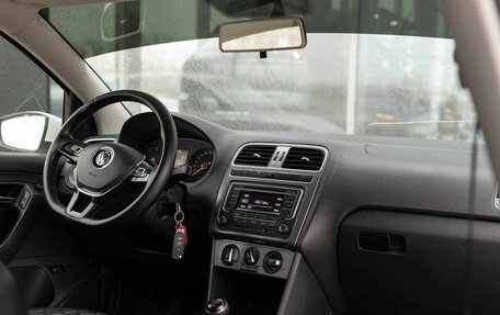 Volkswagen Polo VI (EU Market), 2016 год, 950 000 рублей, 10 фотография
