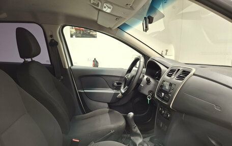 Renault Logan II, 2020 год, 700 000 рублей, 11 фотография