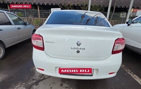 Renault Logan II, 2017 год, 650 000 рублей, 3 фотография