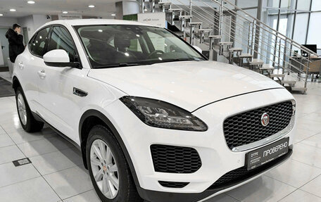 Jaguar E-Pace, 2018 год, 2 650 000 рублей, 3 фотография