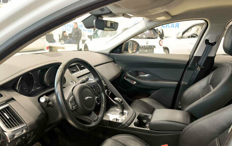 Jaguar E-Pace, 2018 год, 2 650 000 рублей, 16 фотография