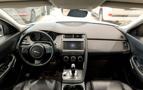 Jaguar E-Pace, 2018 год, 2 650 000 рублей, 14 фотография