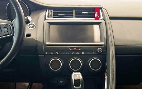 Jaguar E-Pace, 2018 год, 2 650 000 рублей, 15 фотография