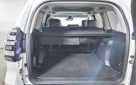 Toyota Land Cruiser Prado 150 рестайлинг 2, 2020 год, 6 775 000 рублей, 10 фотография