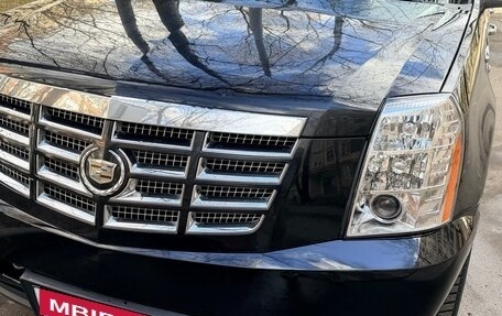 Cadillac Escalade III, 2010 год, 1 800 000 рублей, 1 фотография