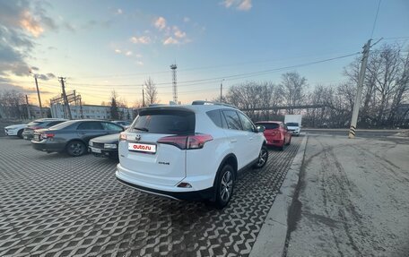 Toyota RAV4, 2017 год, 2 800 000 рублей, 5 фотография