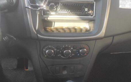 Renault Logan II, 2019 год, 580 000 рублей, 8 фотография