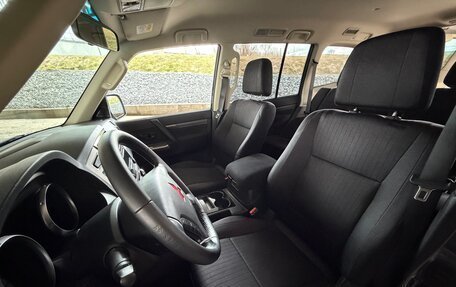 Mitsubishi Pajero IV, 2014 год, 3 700 000 рублей, 13 фотография