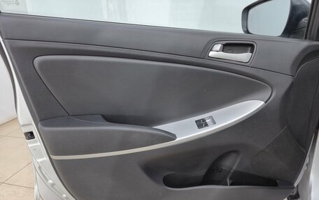 Hyundai Solaris II рестайлинг, 2013 год, 800 000 рублей, 7 фотография