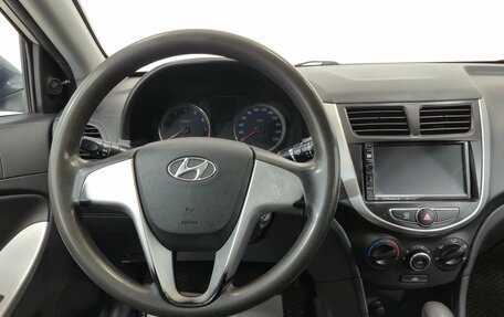 Hyundai Solaris II рестайлинг, 2013 год, 800 000 рублей, 11 фотография