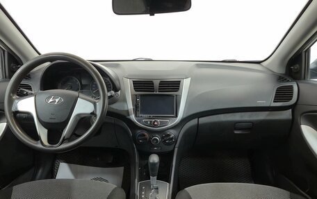 Hyundai Solaris II рестайлинг, 2013 год, 800 000 рублей, 10 фотография