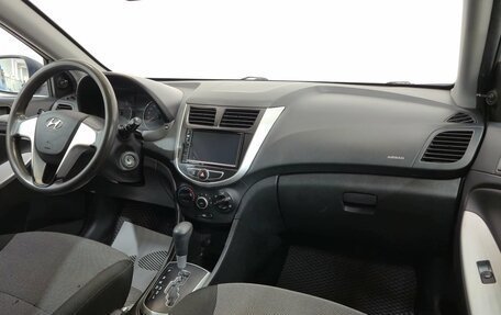 Hyundai Solaris II рестайлинг, 2013 год, 800 000 рублей, 12 фотография