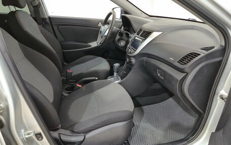 Hyundai Solaris II рестайлинг, 2013 год, 800 000 рублей, 13 фотография