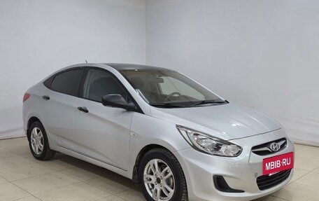 Hyundai Solaris II рестайлинг, 2013 год, 800 000 рублей, 3 фотография