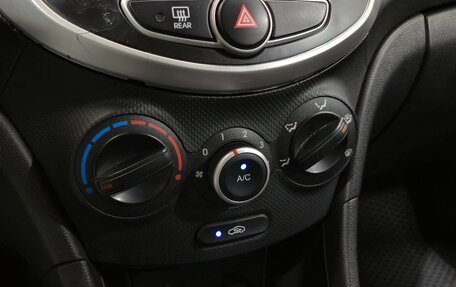 Hyundai Solaris II рестайлинг, 2013 год, 800 000 рублей, 18 фотография